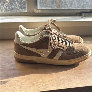 EUC Gola Hawk Suede Sneakers